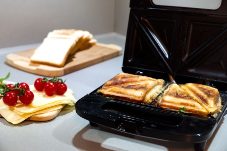 Krups Sandwichmaker Lecker Toast im Krups Sandwichmaker