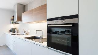Backofen mit Mikrowelle in Küchen eingebaut