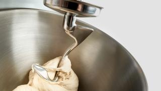 Lidl Küchenmaschine beim Teig zubereiten