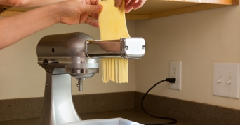 Elektrische Nudelmaschine