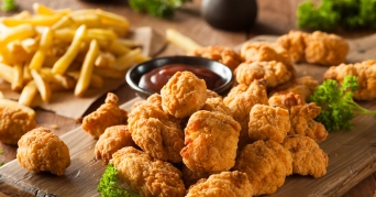Philips Airfryer Fleisch und Pommes nach Zubereitung mit Philips AirFryer