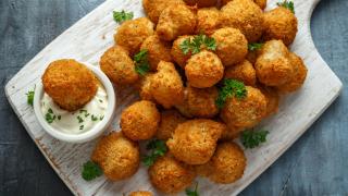 Fritierte Bällchen aus der Tefal ActiFry Heißluftfritteuse