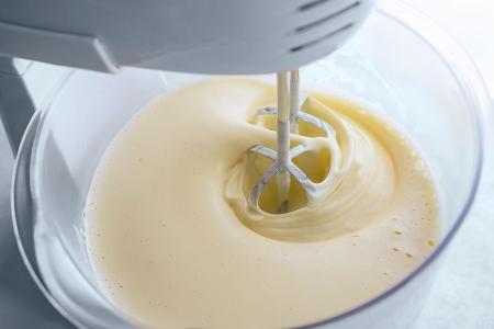 Smeg Küchenmaschine Smeg Küchenmaschine beim Zubereiten von Teig