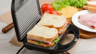 Toastbrote auf Panini Grill
