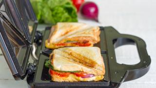 Toastbrote im Sandwichmaker / Sandwichtoaster